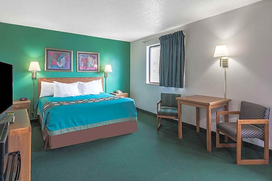 Super 8 by Wyndham New Stanton