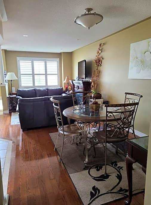Top Floor of House in S Vaughan All to Yourself