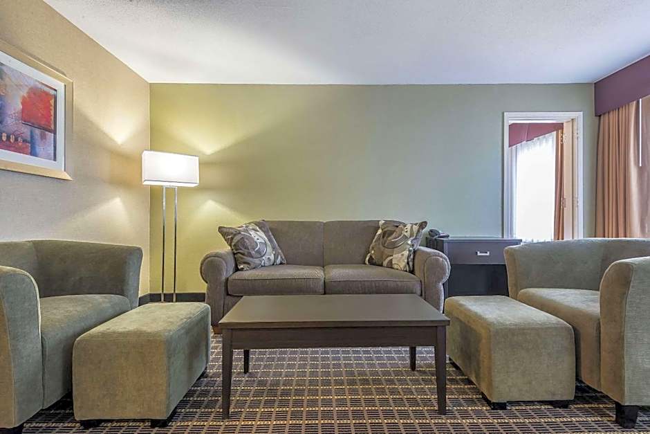 Quality Inn & Suites Windsor