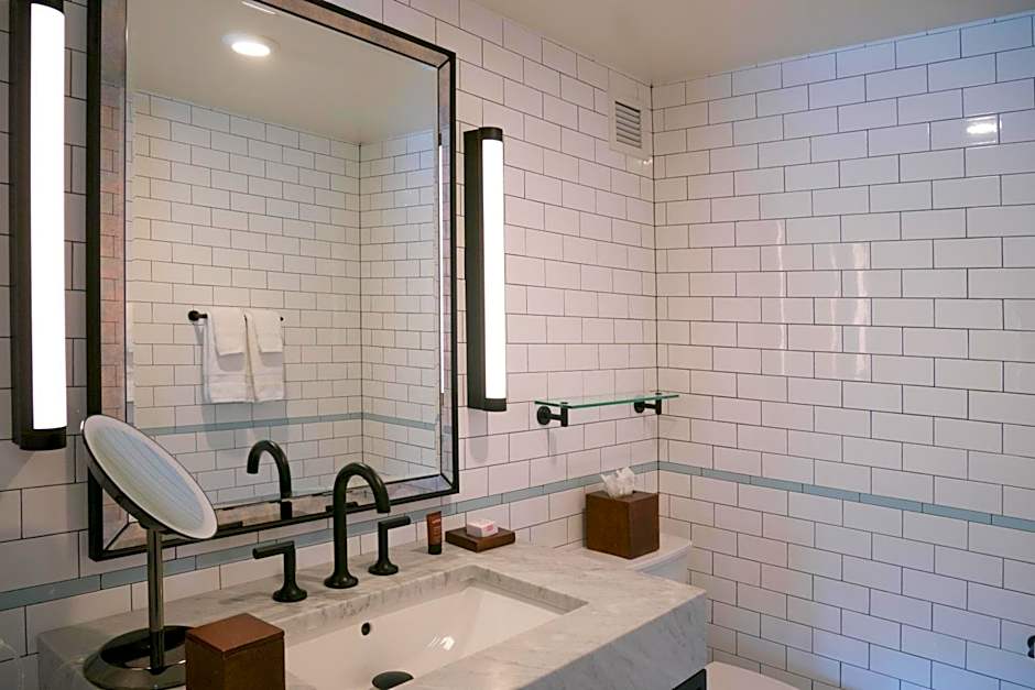 Hotel Theodore Seattle Downtown, Tapestry by Hilton