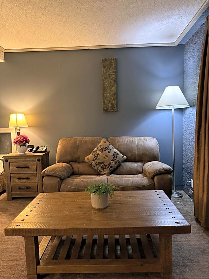 Divya Sutra Plaza and Conference Centre, Vernon