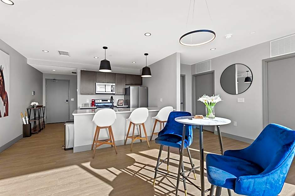 175 LEX - Walkable Downtown Lexington & Rupp Arena - Full Condos