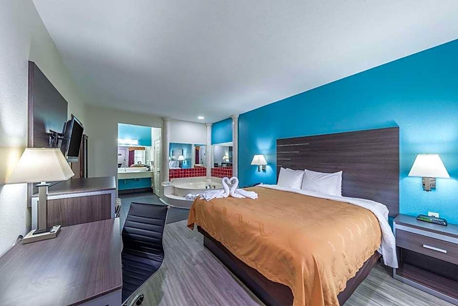 Quality Inn & Suites Canton