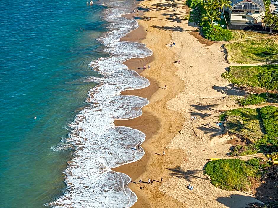 Central Kihei Gem! 3-Min Walk to the Beach & Shops