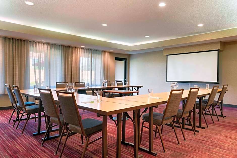Courtyard by Marriott Akron Fairlawn