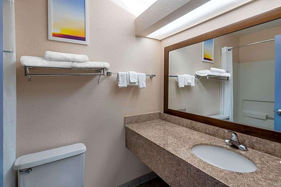 Days Inn by Wyndham Panama City