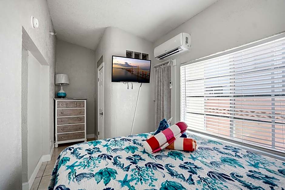 Photo 1 of 11 of 1 Bedroom Apartment