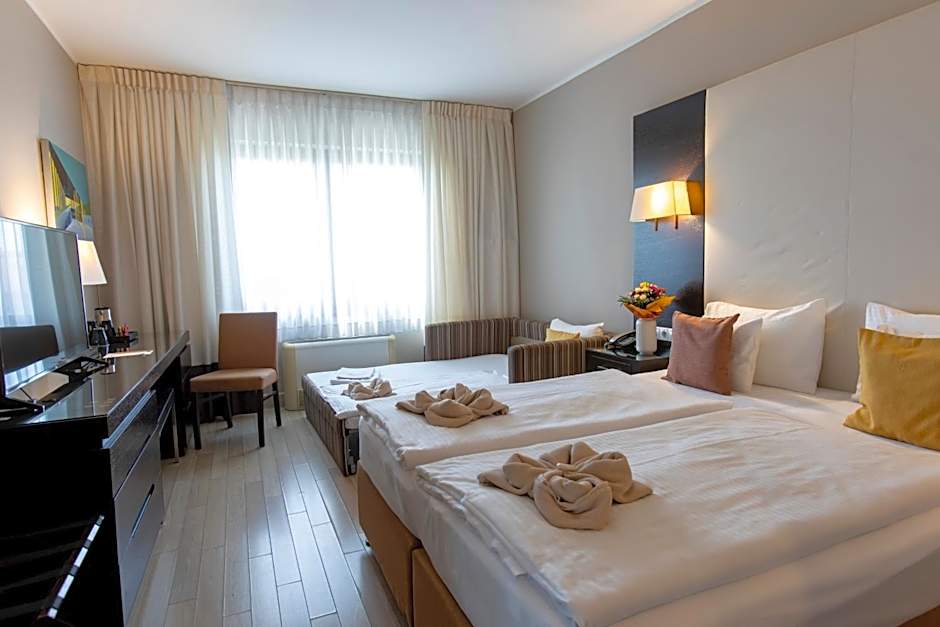Lion'S Garden Hotel