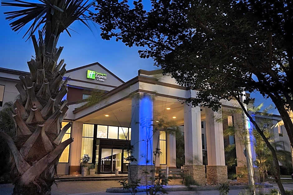 Holiday Inn Express and Suites New Orleans Airport By IHG