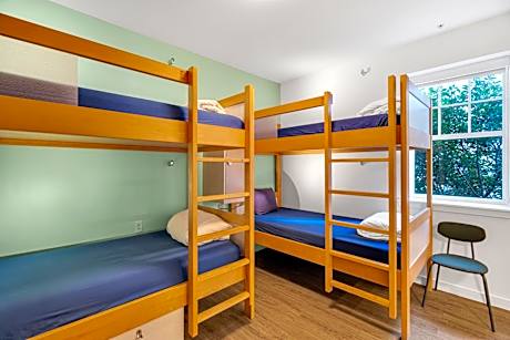Quadruple Room with Bathroom