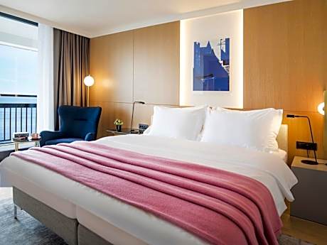 Deluxe Double Room with Balcony and Sea View