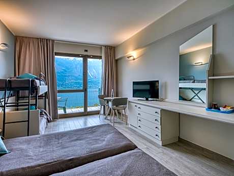 Deluxe Triple Room with Lake View