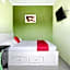 RedDoorz Syariah Near SMA N 6 Palembang