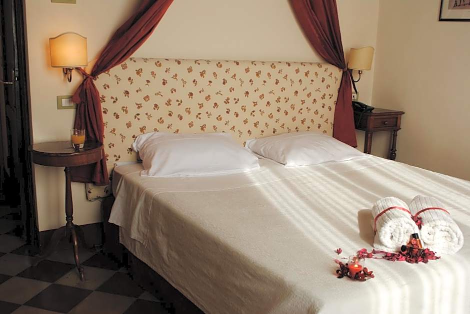 Il Chiostro Del Carmine