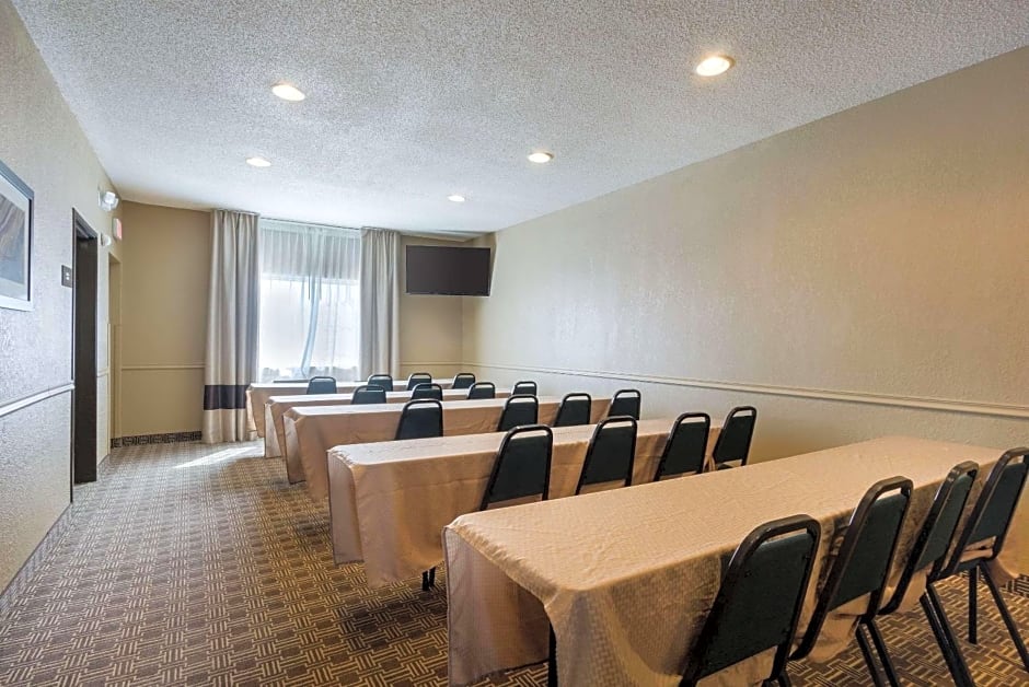 Comfort Inn & Suites Bellevue - Omaha Offutt AFB