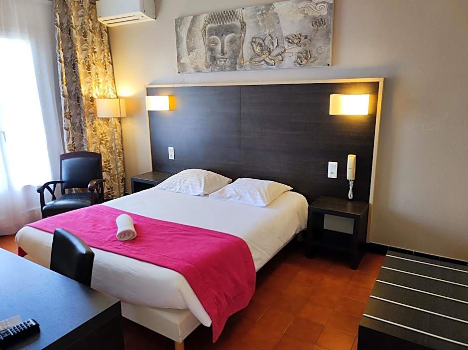 Hôtel et Appart'Hôtel Le Relais Du Val D'Orbieu