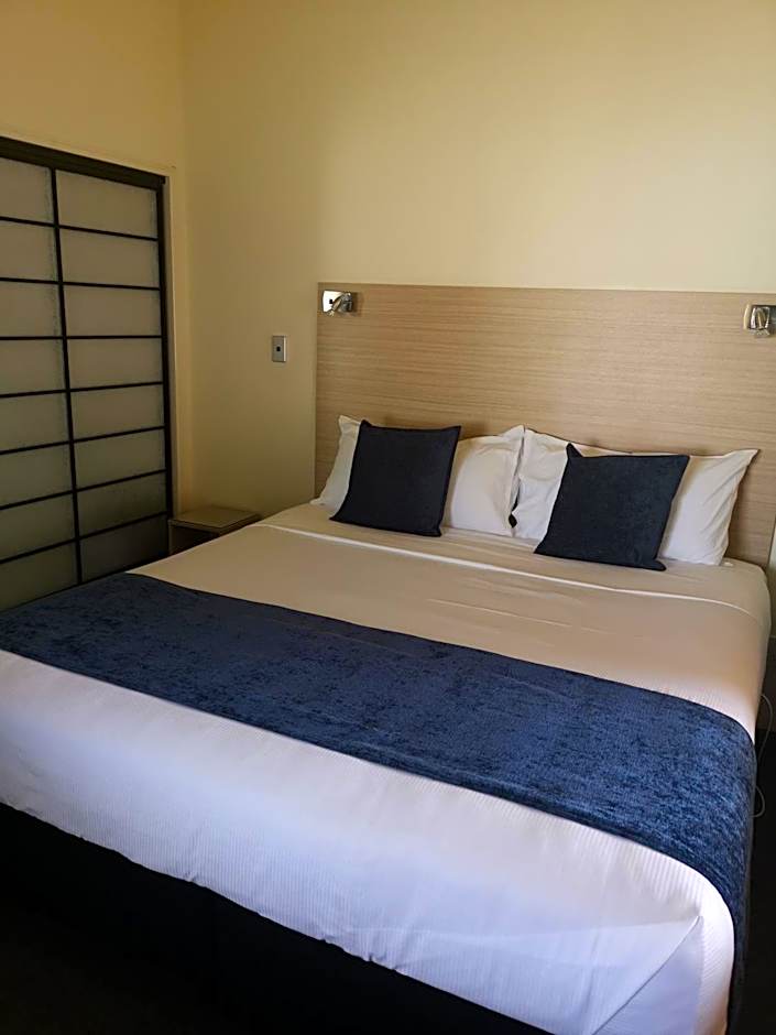 Captains Quarters Motor Inn