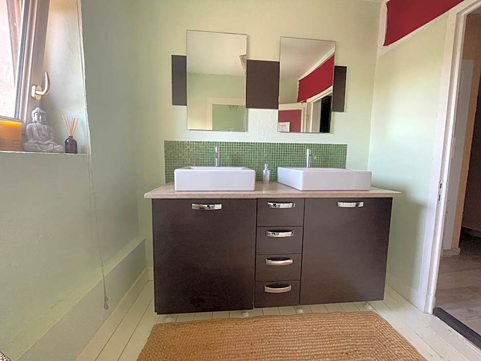 Grand studio et jolies chambres à louer