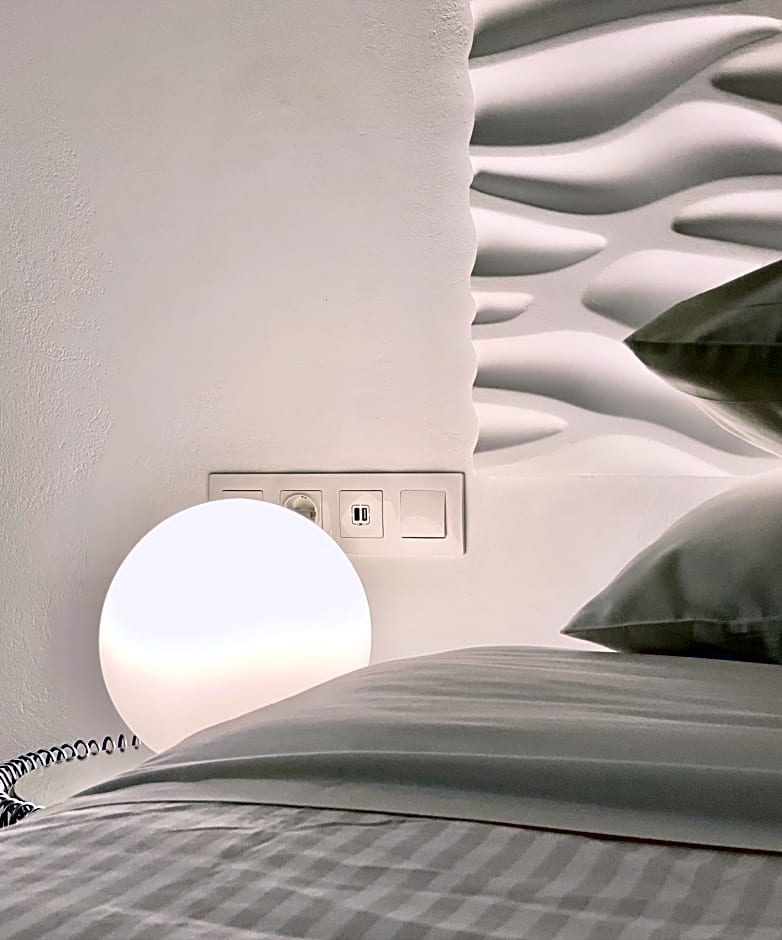 Bruskos Hotel & Suites