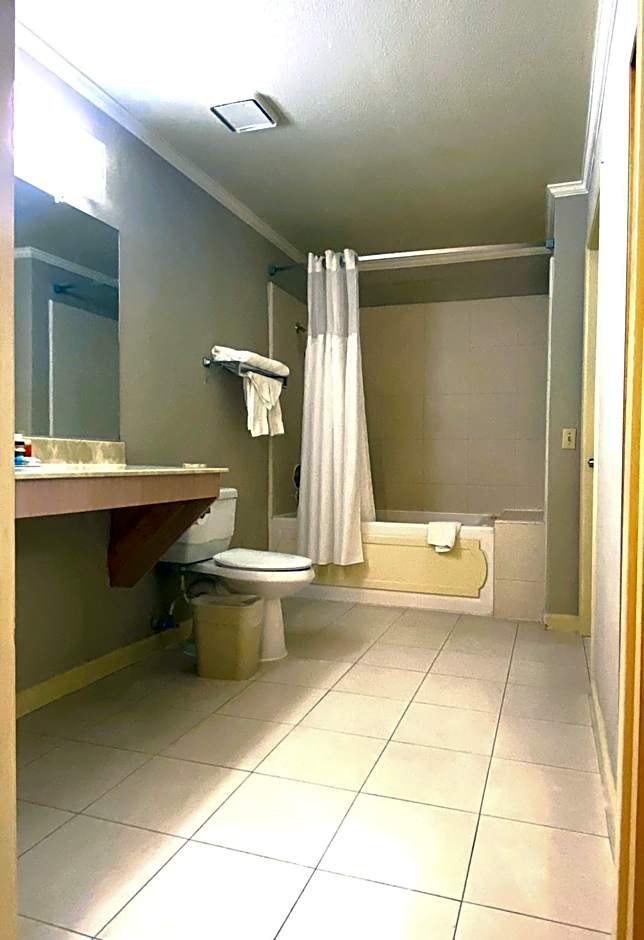 Ramada by Wyndham Los Angeles/Wilshire Center