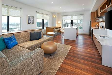 Premium, 1 Bedroom Suite, 1 King, Sofa bed