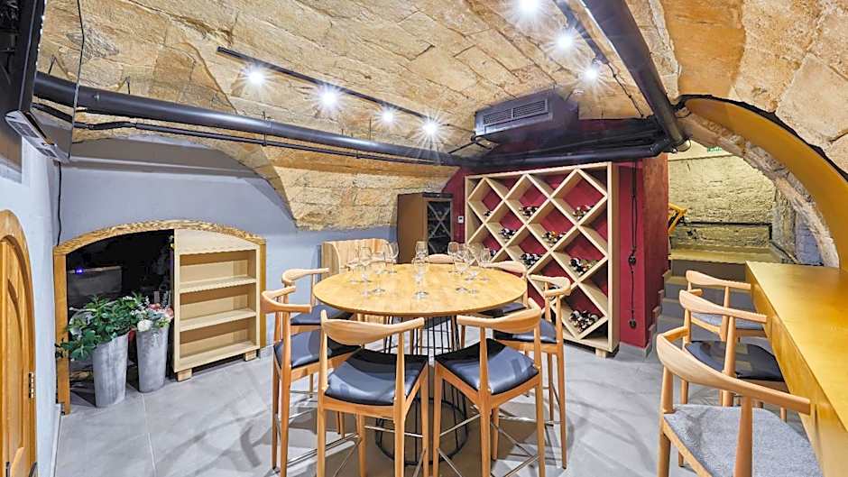 Wine and Pillow Hotel by Frapolli