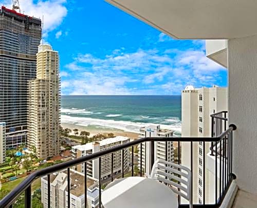 Surfers Paradise Waterfront & City Views