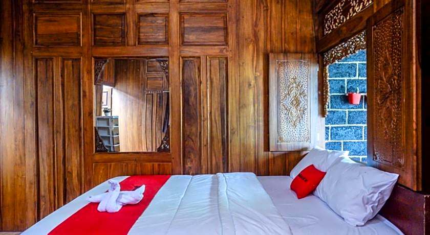 RedDoorz Syariah near Terminal Mendolo Wonosobo 2