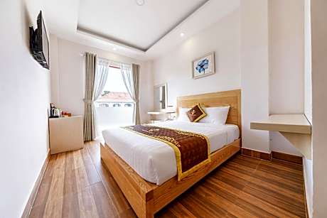 Queen Room with Balcony