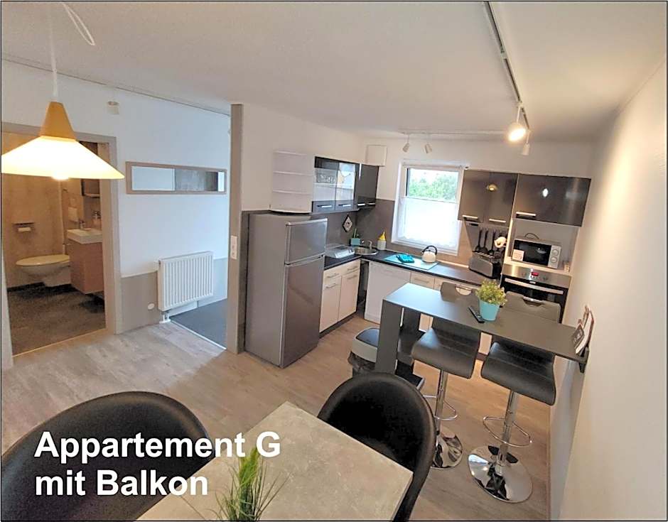 APPARTEMENTHAUS "AM KORNFELD" - 10 Apartments, 40 Betten, Raucher-Balkon, Waschraum, Garten, Grillplatz, Tischtennis, Parkplatz