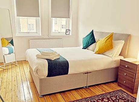 Standard Double Room with Shared Bathroom