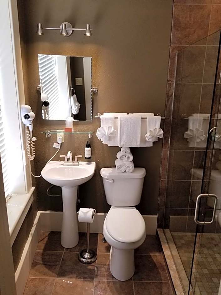 1905 Basin Park Hotel