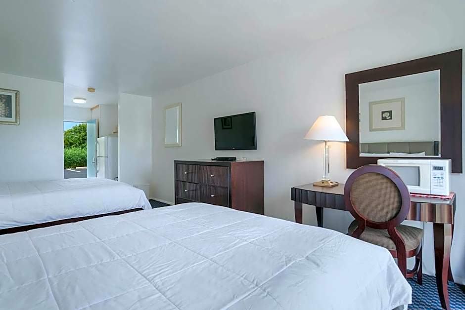 Rodeway Inn at Somers Cove Marina