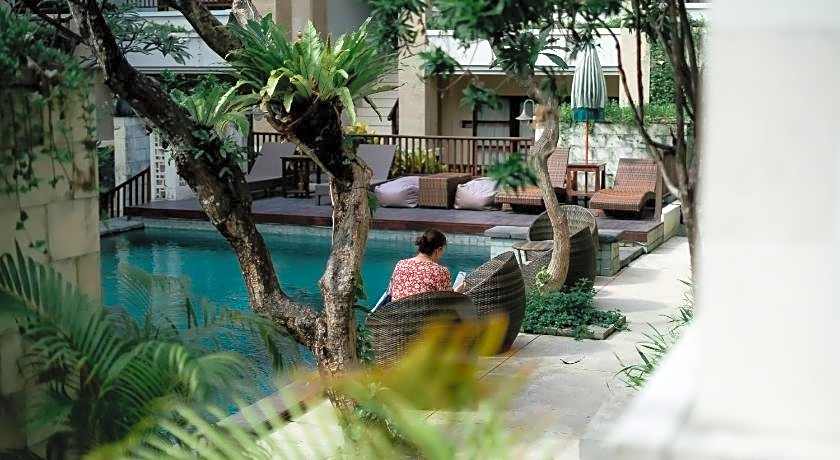 Fourteen Roses Beach Hotel