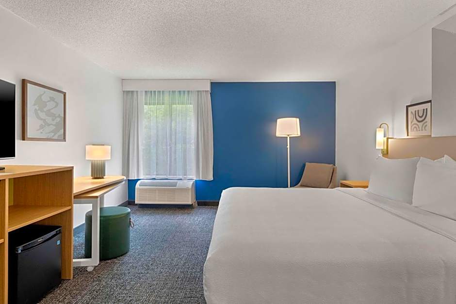 Spark by Hilton Newcomerstown