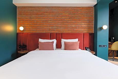 Deluxe Double or Twin Room with Mountain View