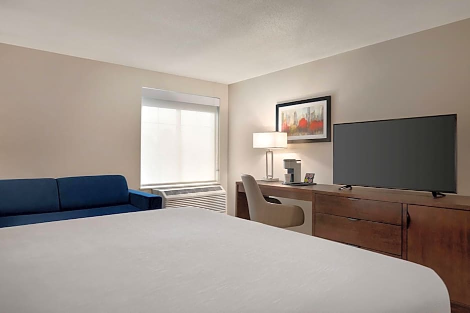 La Quinta Inn & Suites by Wyndham Vancouver Airport