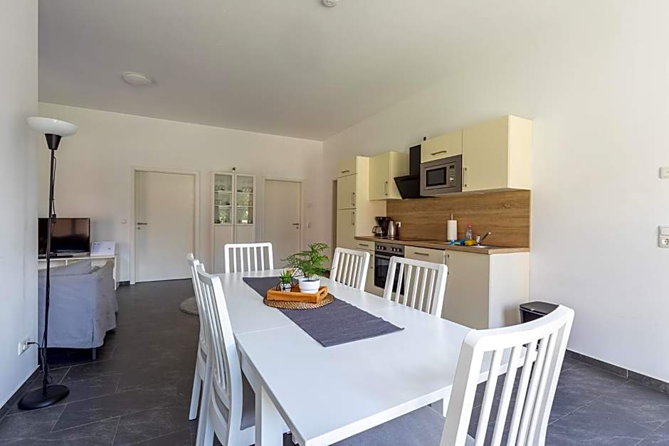 Ferienhaus Natura Ideal für Urlaub & Business, Küche, WLAN, Parkplatz