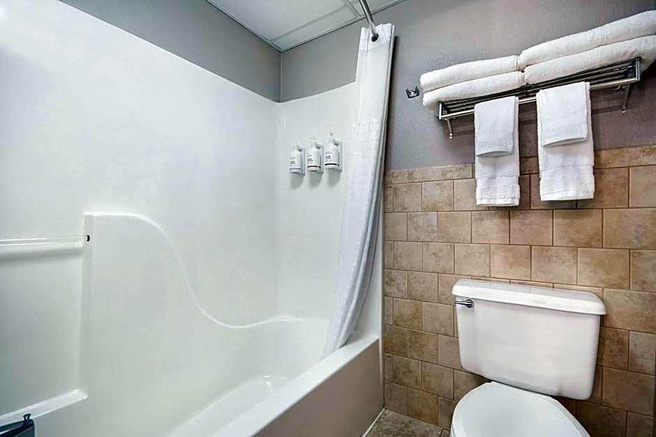 AmericInn by Wyndham St. Peter