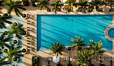 Four Seasons Hotel Miami