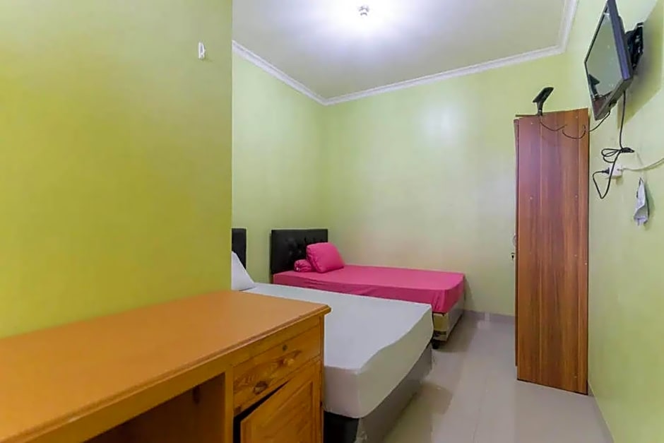 Kostawira Syariah Bintaro Mitra RedDoorz