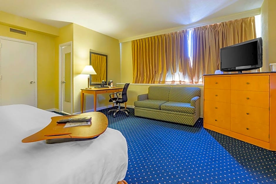 Days Inn & Suites by Wyndham Lebanon PA