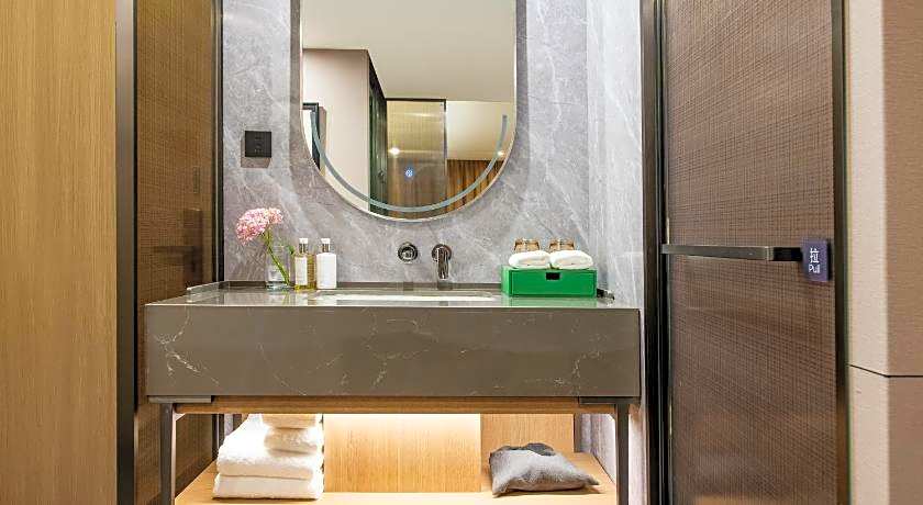 Holiday Inn Guangzhou Zhujiang New Town by IHG