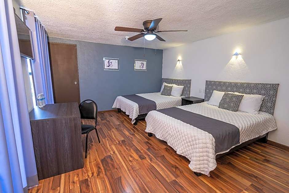 Photo 1 of 37 of Hotel delf-inn