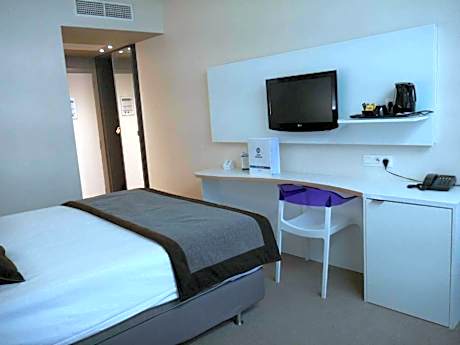 Single Room with Single Bed