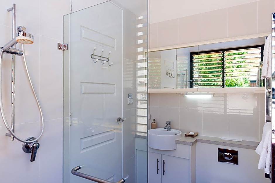 By the Beach B&B Self Contained Apartments