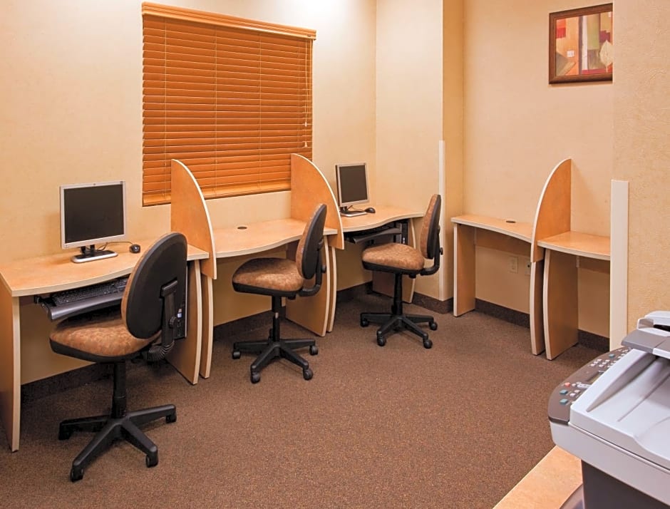 Holiday Inn Express Saltillo Zona Aeropuerto By IHG