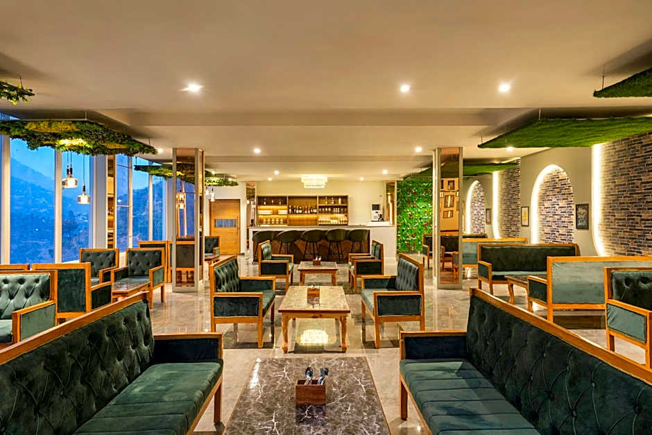 SPT Clarks Inn Suites, Mandi