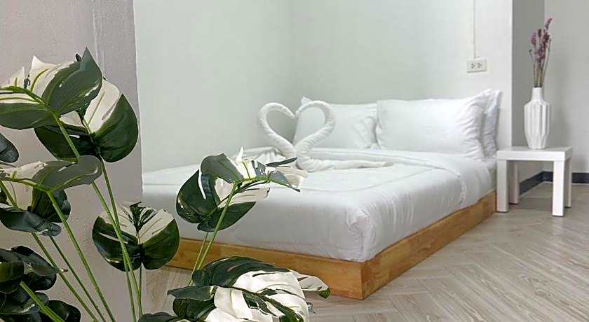 Montana Hotel & Hostel Phuket