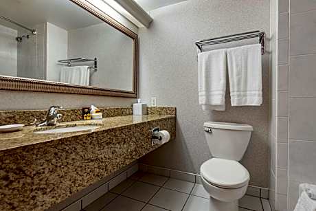 2 Queen Beds, Non-Smoking, River View, Balcony, Microwave And Refrigerator, High Speed Internet Acce